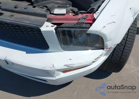 2005 Ford Mustang V6 Deluxe/V6 Premium from USA, damaged, VIN 1ZVFT80N955128353